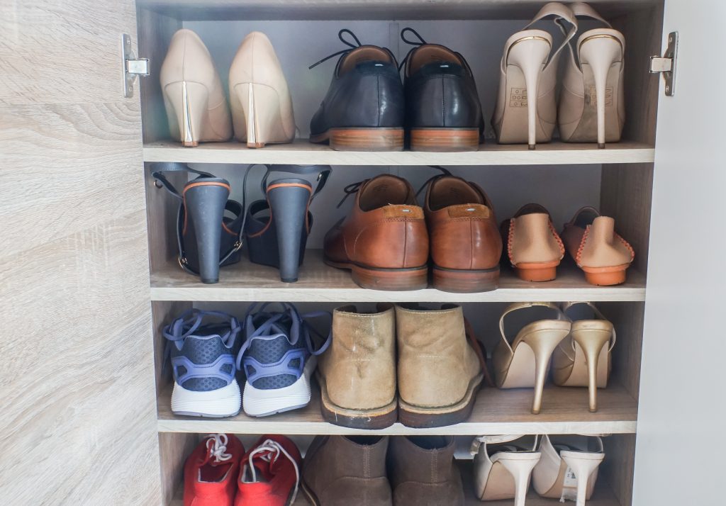 Como organizar os zapatos e almacenalos correctamente