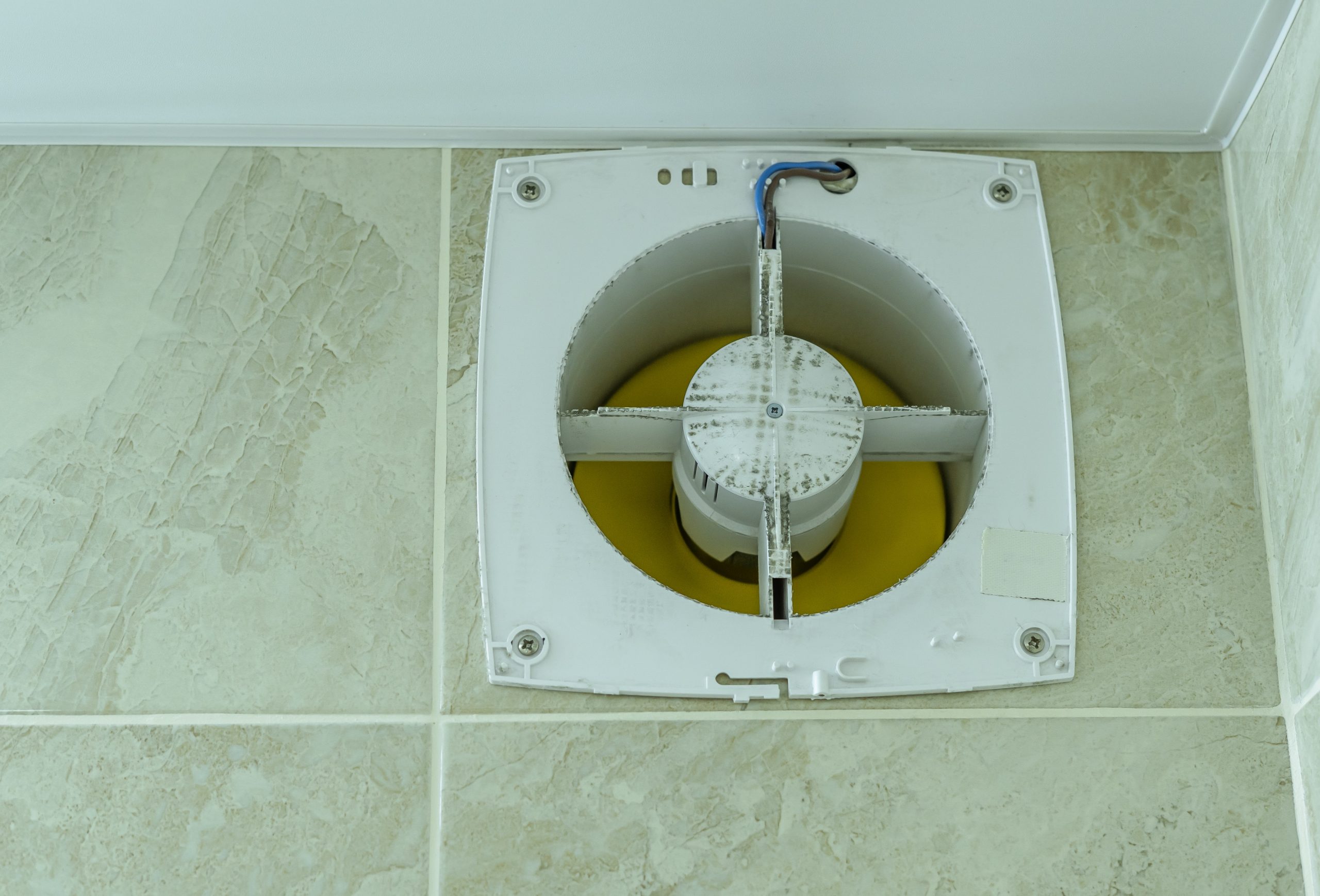 Odsávací ventilátor pre kúpeľňu: ako čistiť