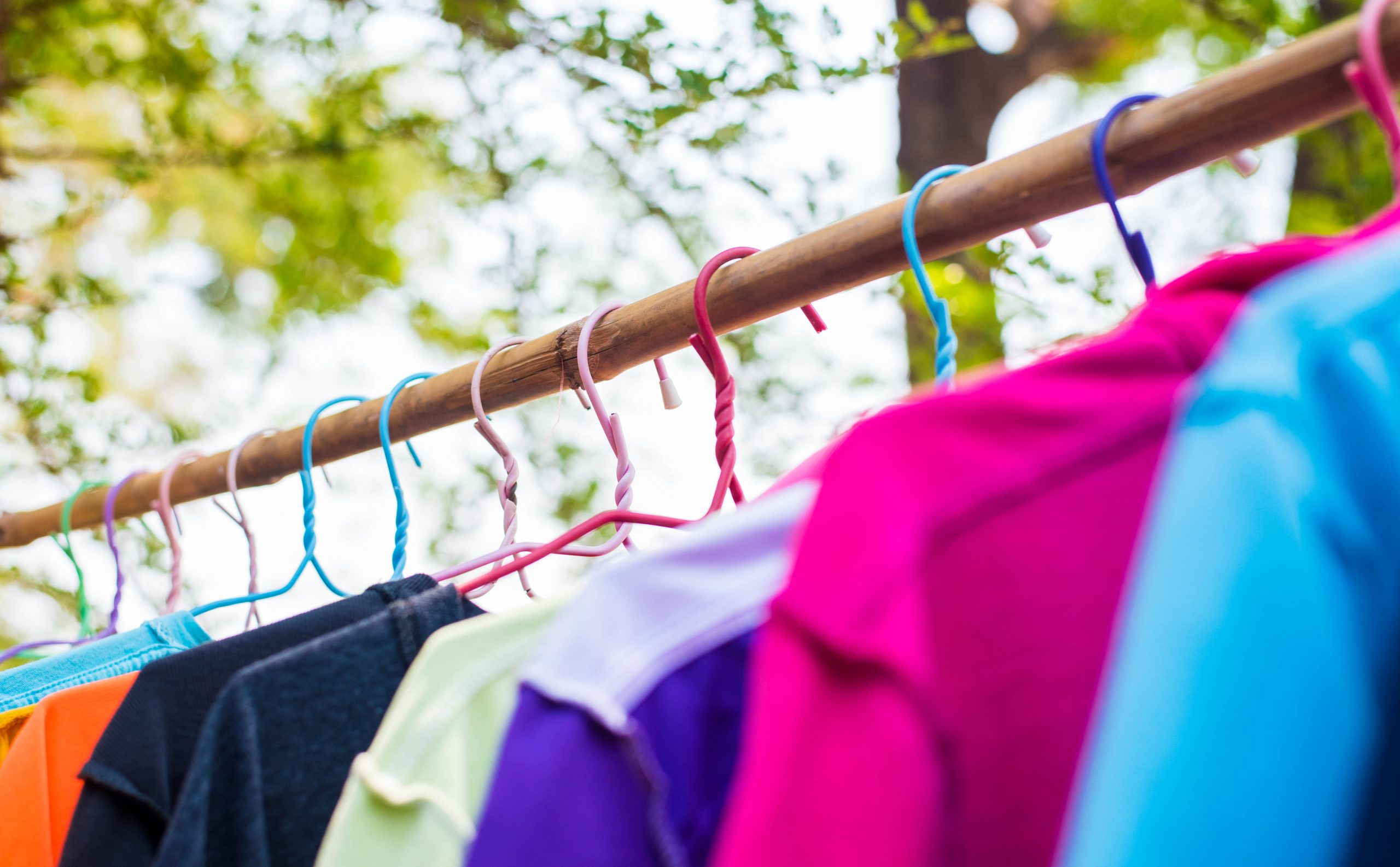 Repassage : découvrez des conseils pour repasser vos vêtements plus rapidement.